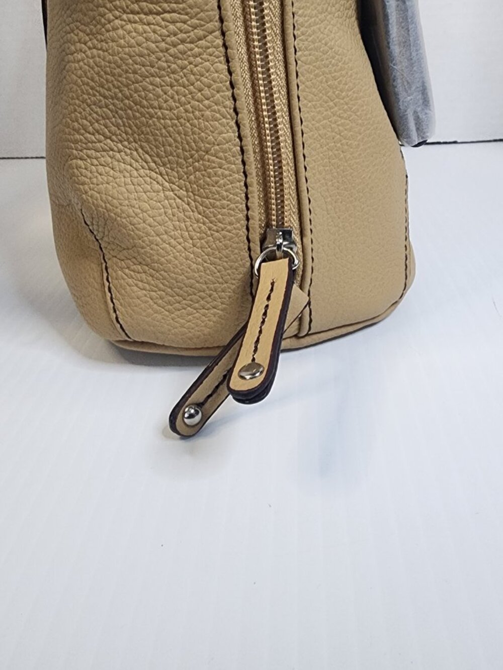 Tignanello Pebbled Leather Domed Satchel Shoulder Handbag Purse - Picture 8 of 12